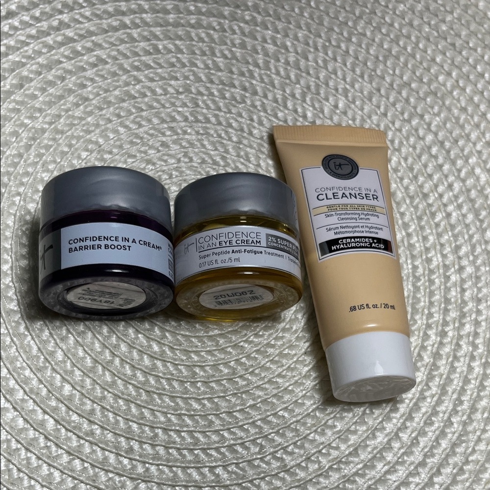It Cosmetics Skincare Cleanser, Moisturizer, Eye Cream Sample Set